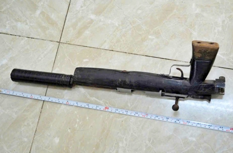 Khẩu súng tự chế mà Đạo dùng để gây án.