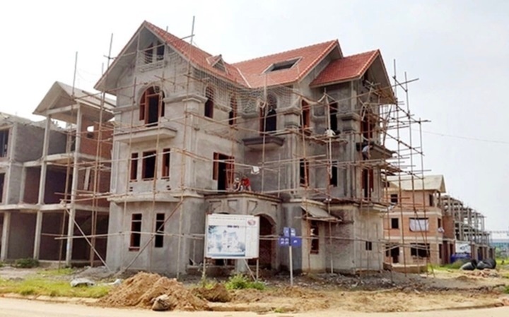 Quy trình xây thô nhà 3 tầng được thực hiện một cách cẩn thận và có kế hoạch.