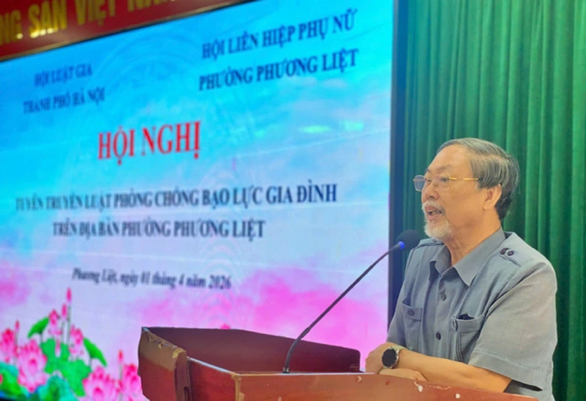 Luật gia Nguyễn Hồng Tuyến – nguyên Chủ tịch Hội Luật gia Tp.Hà Nội (báo cáo viên) tại hội nghị.