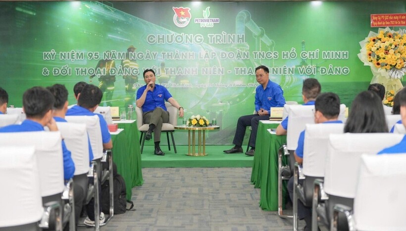 Trọng tâm của chương trình là phiên đối thoại giữa đồng chí Bí thư Đảng ủy, Chủ tịch HĐQT PV GAS Nguyễn Thanh Bình và ĐVTN