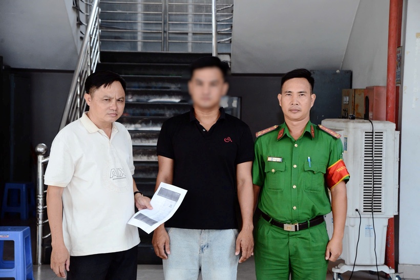 Đối tượng Đoàn Văn Diệu tự nguyện ra đầu thú. (Ảnh: Công an tỉnh Đồng Nai)