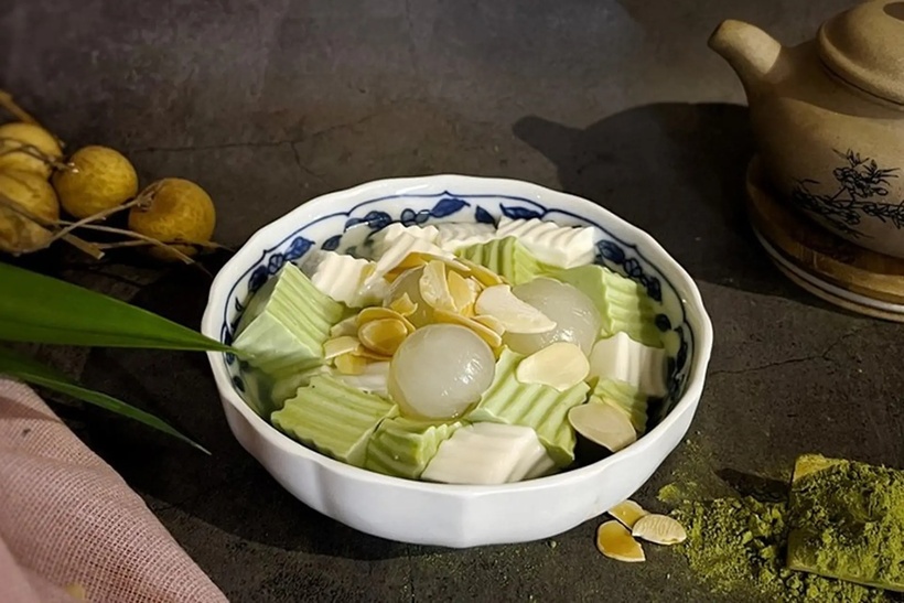 Chè khúc bạch không chỉ là món tráng miệng thơm ngon mà còn là lựa chọn lý tưởng để giải nhiệt trong những ngày nắng nóng tại TP.HCM.