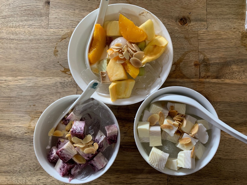 Với hương vị thanh mát, dễ ăn, nhiều phiên bản hấp dẫn và mức giá hợp lý, chè khúc bạch ngày càng được nhiều người yêu thích.