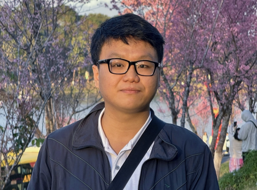 Phùng Quang Thắng - học sinh lớp 12 chuyên Tin, Trường THPT chuyên Lê Hồng Phong (TP.HCM), trúng tuyển Đại học Stanford. Ảnh: VnExpress