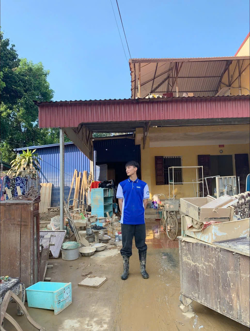 Nam sinh từng rất nhiều lần tham gia hoạt động tình nguyện viên. Ảnh: NVCC