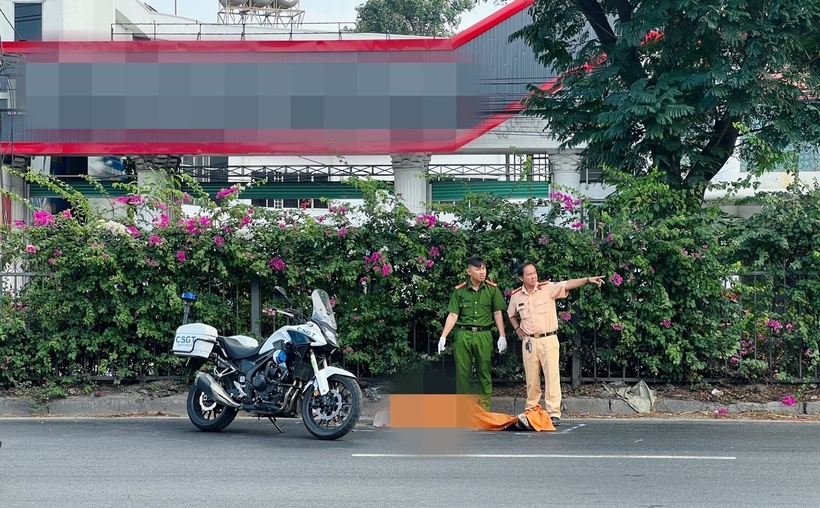 Công an đến hiện trường điều tra vụ việc. (Ảnh: Dân trí)