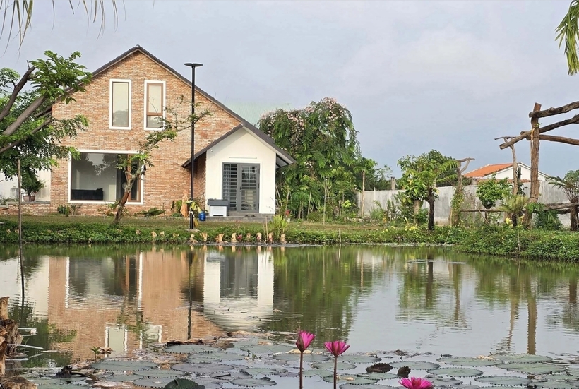 Được biết, vợ chồng NSND Tạ Minh Tâm có 2 con gái, đều đã trưởng thành. Dù là con của một nghệ sĩ nổi tiếng, các con của ông vẫn được nuôi dạy trong môi trường giản dị, tránh xa sự hào nhoáng của giới giải trí.