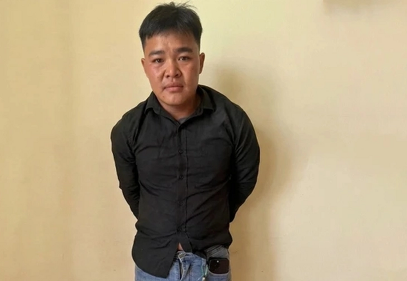 Nghi can cướp giật điện thoại tại xã Bình Chánh. Ảnh: Tuổi Trẻ