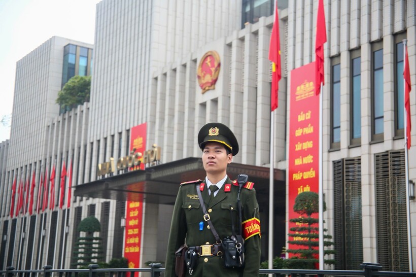 An ninh tại khu vực diễn ra Kỳ họp được các đơn vị triển khai đồng bộ.