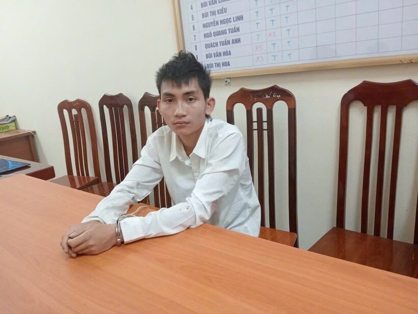 Bùi Văn Hùng tại cơ quan công an - Ảnh: Công an tỉnh Phú Thọ