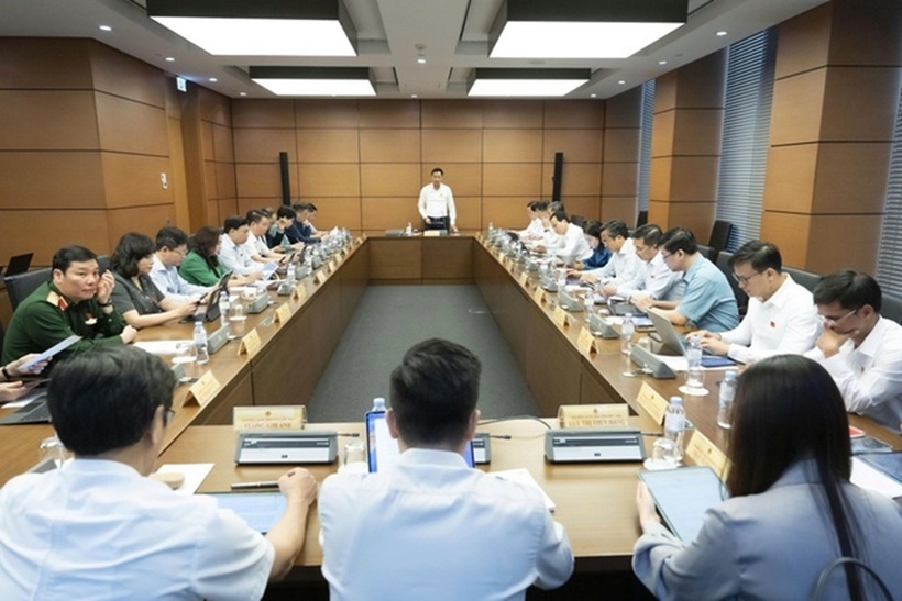 Quang cảnh phiên thảo luận tổ (Ảnh: C.H).