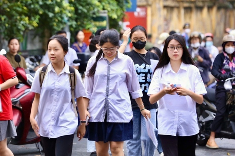 Học sinh trúng tuyển vào các trường tư thục cần hoàn tất thủ tục xác nhận nhập học và nộp hồ sơ chậm nhất là ngày 6/7. Ảnh: Sức khỏe & Đời sống