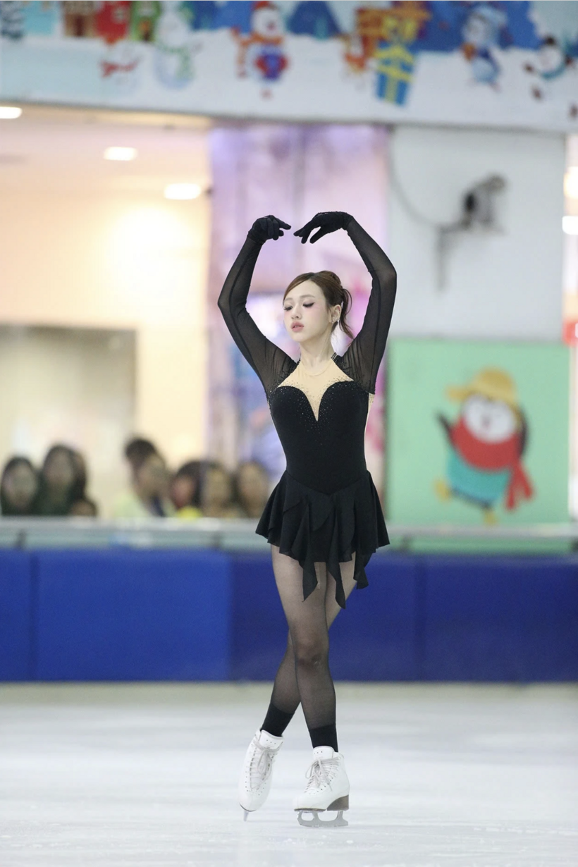 Linh Chi muốn tiếp tục theo đuổi trượt băng nghệ thuật sau khi sang Mỹ. Ảnh: Tri Thức