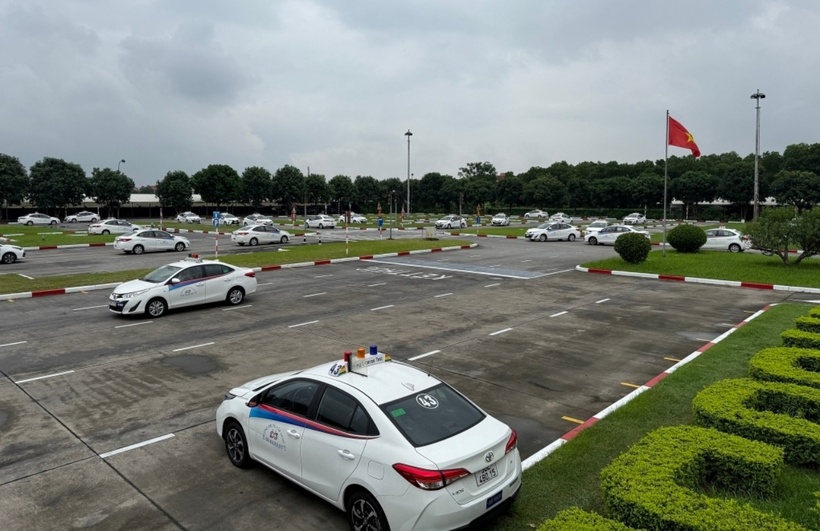 Sát hạch lái xe tại sân Ngọc Hà, Hà Nội. (Ảnh: VietnamNet)