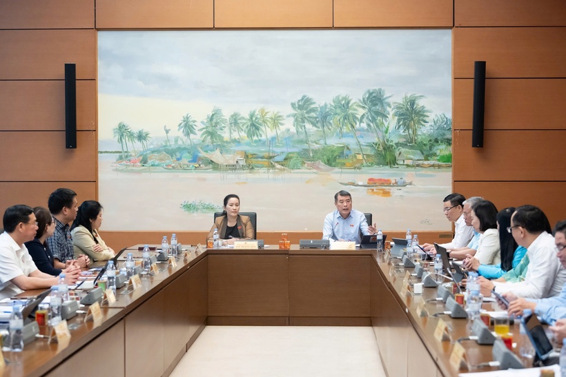 Quang cảnh phiên họp tổ 11 sáng 10/4 (Ảnh: Phạm Thắng).