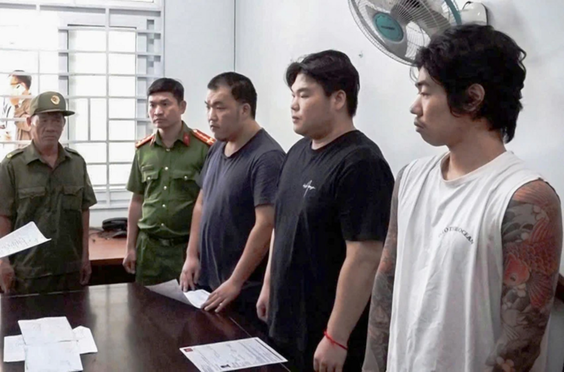 Ba nghi can quốc tịch&nbsp;Hàn Quốc&nbsp;bị bắt giữ.