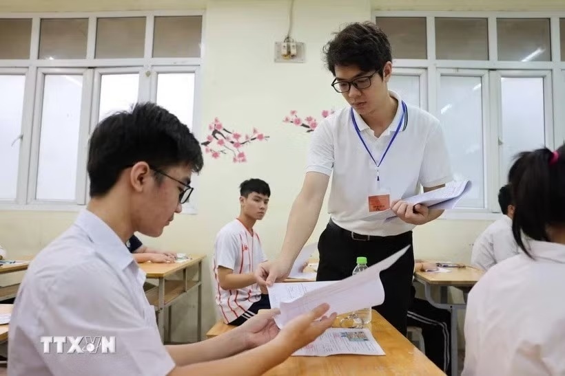 Thí sinh dự thi vào lớp 10. Ảnh: TTXVN