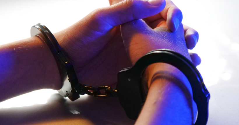 Theo Công an TP Hà Nội, nhiều trường hợp sau khi vay tiền với lãi suất cao, mất khả năng chi trả đã nảy sinh ý định phạm tội như trộm cắp, cướp giật tài sản, lừa đảo chiếm đoạt tài sản… (Ảnh minh họa)