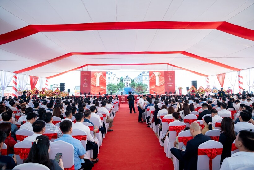 Sự kiện khởi công thu hút hàng nghìn người đến tham dự