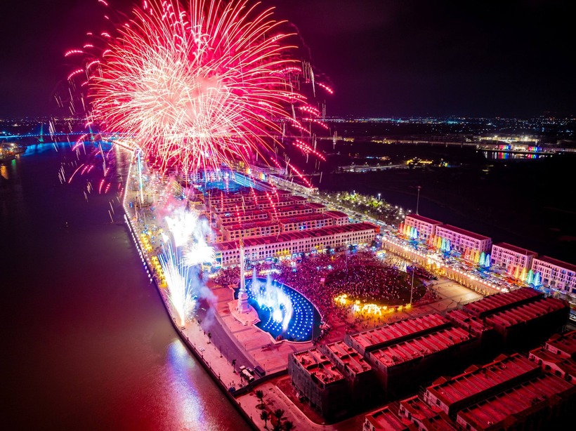 Dòng người đổ về đảo Vũ Yên mỗi ngày mang lại lợi nhuận lớn cho các hoạt động kinh doanh