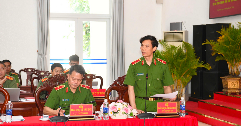 Thiếu tướng Ngô Thanh Bình, Cục trưởng Cục Cảnh sát điều tra tội phạm về ma tuý phát biểu tại hội nghị. (Ảnh: C04)