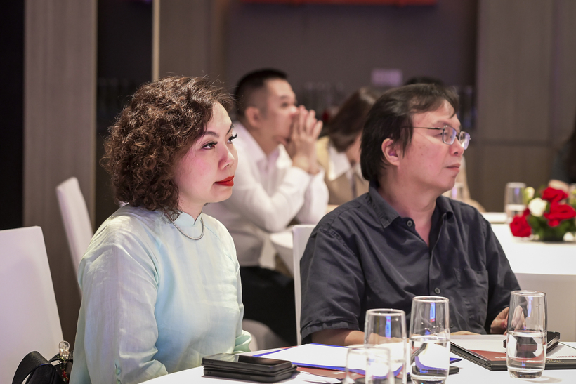 Các đại biểu dự tọa đàm.