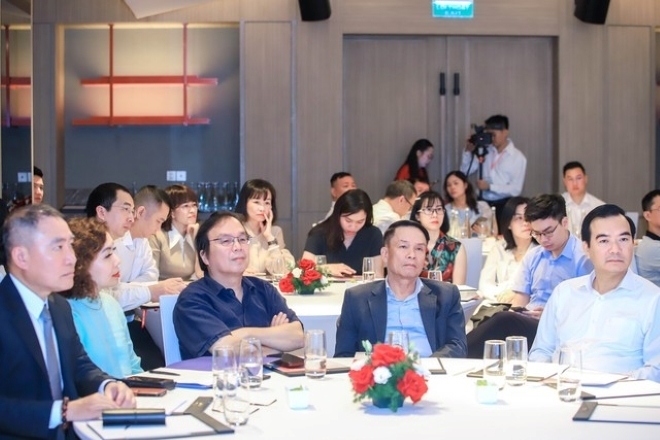 Các đại biểu tham dự tọa đàm.