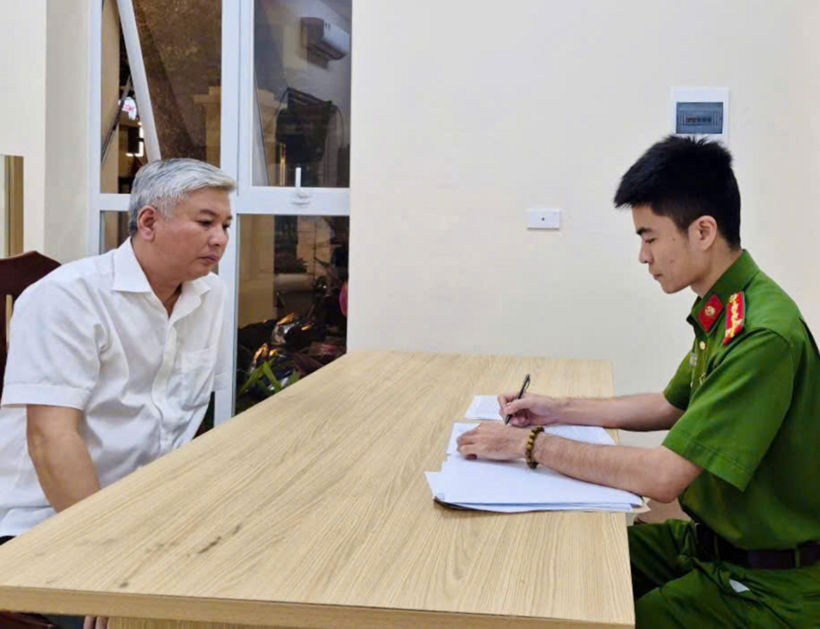 Tài xế Nguyễn Ngọc Ngân tại cơ quan công an (Ảnh: Công an Hà Nội).