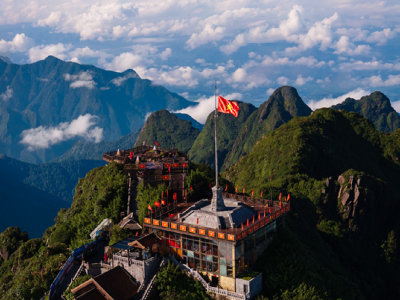 Dịp lễ giỗ tổ và 30/4 – 1/5 này, bỏ phố lên Sa Pa: nơi mỗi bước chân là một khung hình “đẹp nhất thế giới” - 1