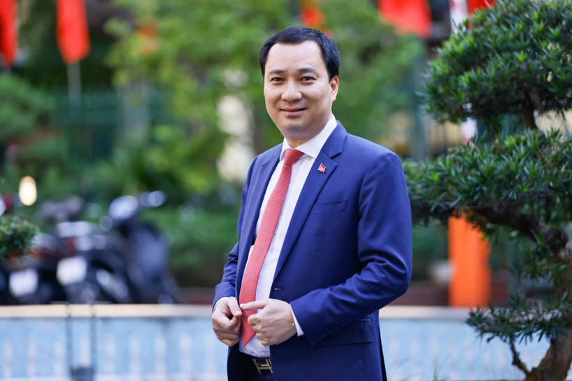 ĐBQH Vũ Văn Tiến - Trưởng ban Tuyên giáo Cơ quan Ủy ban Trung ương MTTQ Việt Nam.