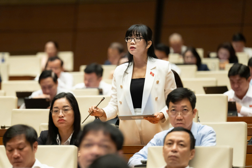 ĐBQH Trịnh Thị Tú Anh (Ảnh: Media Quốc hội).