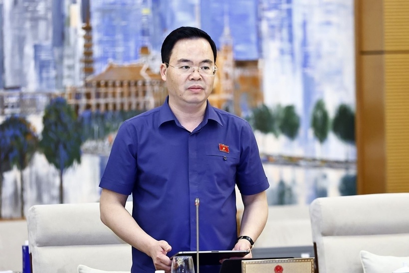 Tiến sĩ Trần Văn Khải, Phó Chủ nhiệm Ủy ban Khoa học, Công nghệ và Môi trường của Quốc hội, đại biểu Quốc hội khóa XVI của tỉnh Ninh Bình phát biểu. Ảnh: Doãn Tấn/TTXVN