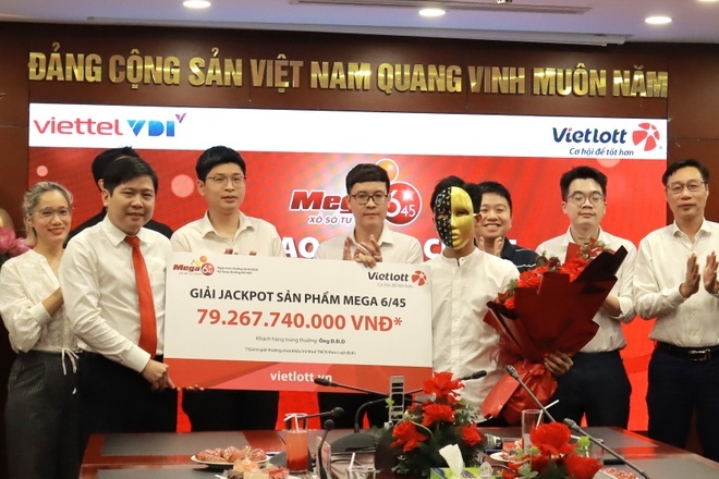Anh Đ.Đ.D. nhận giải Jackpot gần 80 tỷ đồng. Ảnh: Tạp chí Tri thức.