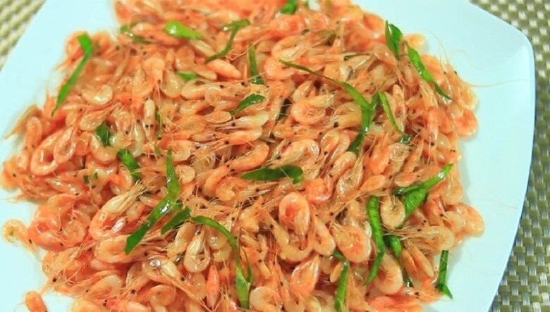 Chính hương vị độc bản và sự gắn kết chặt chẽ với ký ức quê hương đã giúp moi khô tìm lại được vị thế mới trong lòng thực khách.