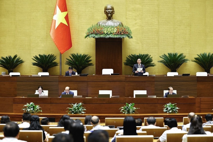 Ngày 22/4, Phó Chủ tịch Quốc hội Nguyễn Khắc Định điều hành phiên họp. Ảnh: Doãn Tấn/TTXVN