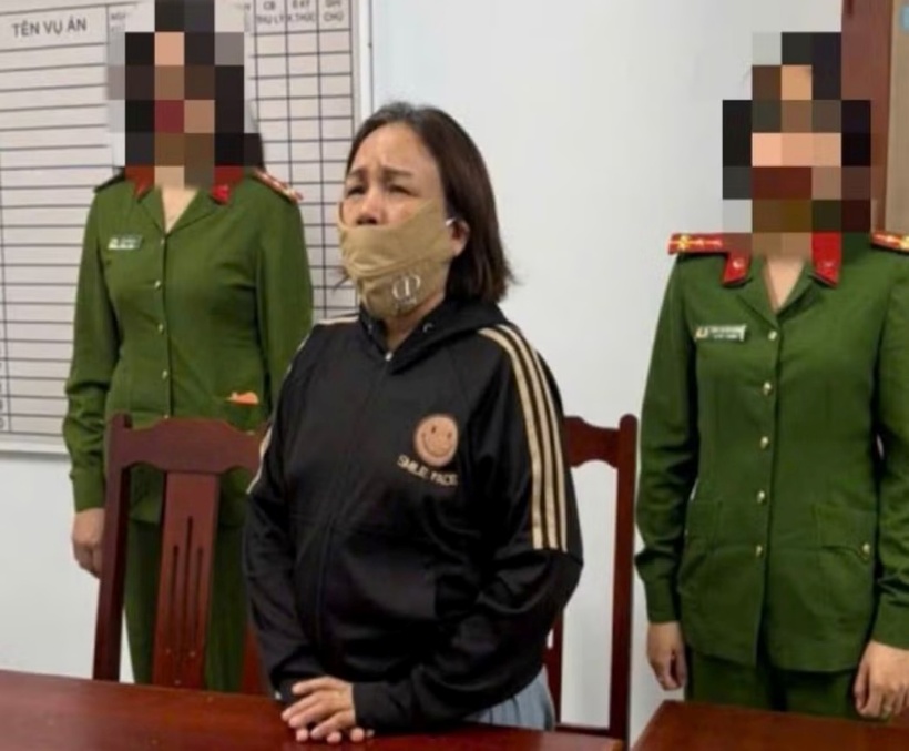 Bà Hoa bị khởi tố về tội “Sản xuất, buôn bán hàng giả là thực phẩm”. (Ảnh: Công an tỉnh Khánh Hòa)