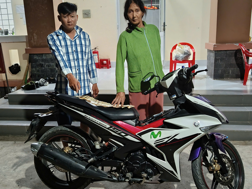 Hai mẹ con Phượng và Giang. Ảnh: Công an tỉnh Vĩnh Long