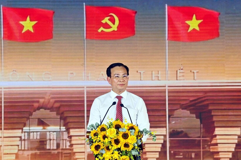 Ông Hồ Văn Mười, Uỷ viên Trung ương Đảng, Phó Bí thư Tỉnh Uỷ, Chủ tịch UBND tỉnh Lâm Đồng phát biểu