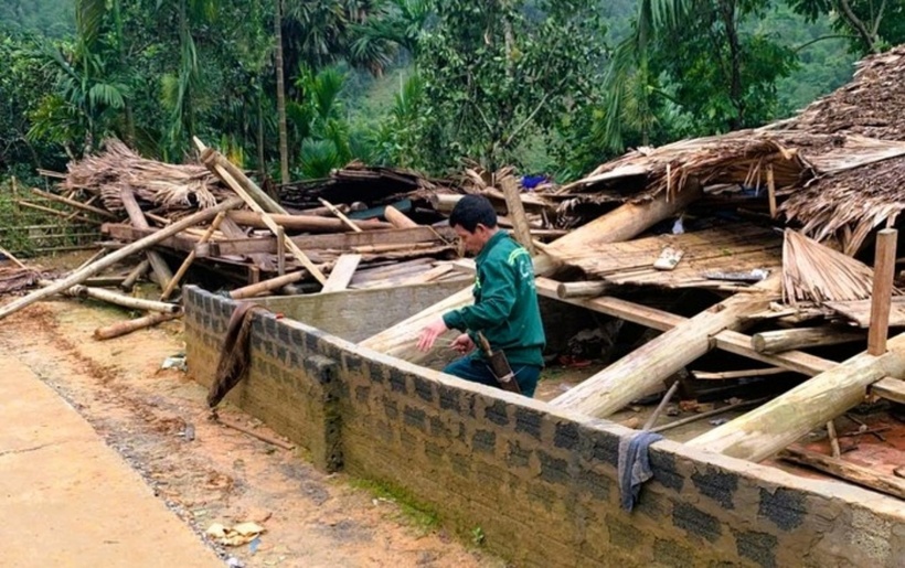 Nhà dân ở xã Nam Xuân bị sập khiến 1 người tử vong. (Ảnh: Người lao động)