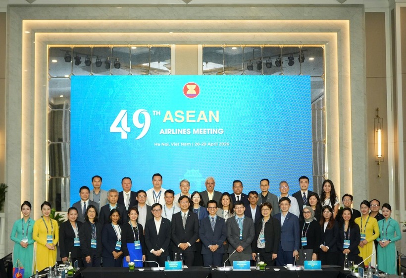 Phiên khai mạc Hội nghị lần thứ 49 các hãng hàng không được tổ chức trọng thể vào ngày 28/4, khẳng định vai trò chủ động, trách nhiệm và vị thế của Việt Nam trong tiến trình thúc đẩy kết nối và hội nhập hàng không ASEAN. Vietnam Airlines đã chủ trì và điều hành AAM49 với chủ đề “Thúc đẩy tăng trưởng, phát triển bền vững và khả năng thích ứng thông qua hợp tác khu vực”, thông qua các phiên thảo luận chuyên đề.