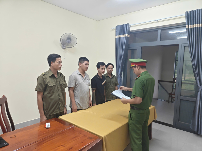 Cơ quan CSĐT Công an TP Đà Nẵng cho biết đã ra Quyết định khởi tố vụ án, khởi tố bị can và thi hành Lệnh tạm giam đối với Nguyễn Minh Mẫn (SN 1996) và Nguyễn Thành Sơn (SN 1996) cùng trú xã Quế Sơn Trung, TP Đà Nẵng) về hành vi “Tổ chức sử dụng trái phép chất ma túy”. Ảnh: Công an Đà Nẵng