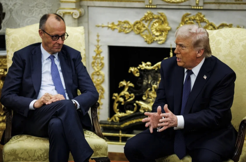 Tổng thống Mỹ Donald Trump (phải) và Thủ tướng Đức Friedrich Merz tại Phòng Bầu dục ở Nhà Trắng, Washington D.C. vào ngày 3/3. Ảnh: EPA