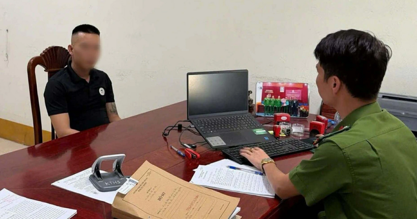 Ông G. tại cơ quan công an (Ảnh: Công an Hiệp Hòa).