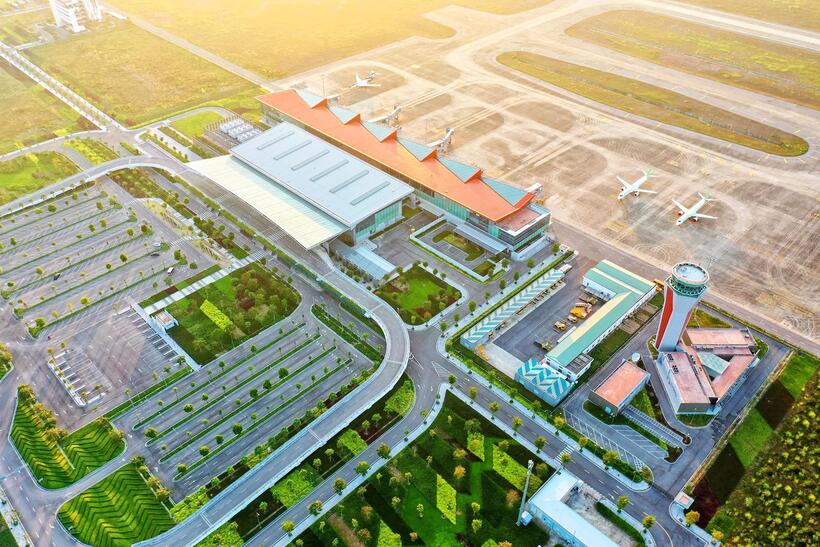 Sân bay quốc tế Vân Đồn - cảng hàng không tư nhân đầu tiên tại Việt Nam được kiến tạo theo chuẩn mực sinh thái hiện đại. Ảnh: Ánh Dương.