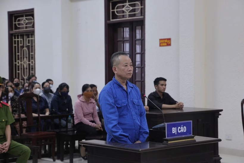 Bị cáo Hoàng Văn Phi tại phiên tòa chiều 25/4/2025. (Ảnh: Tiền phong)