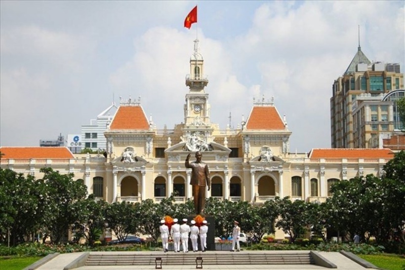 TPHCM quan tâm đến đời sống an sinh người dân dịp 50 năm thành phố mang tên Bác. (Ảnh: Thanh niên)