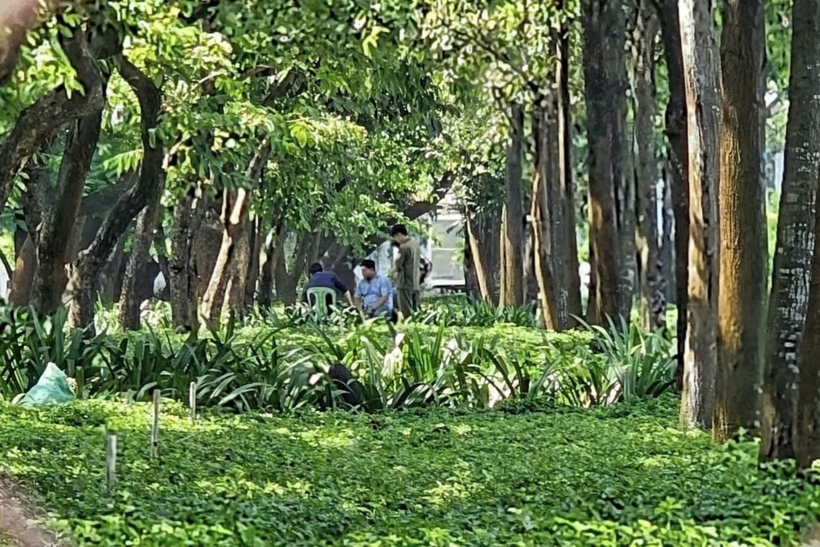 Cơ quan chức năng có mặt tại hiện trường để điều tra nguyên nhân vụ việc. (Ảnh: Dân trí)