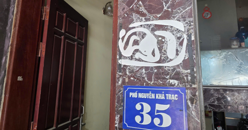Ngôi nhà xảy ra sự việc.