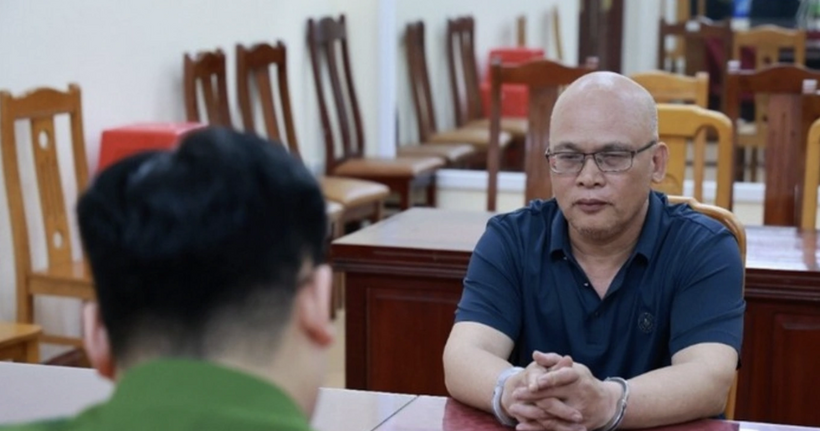 Lu ZhiShen tại cơ quan Công an (Ảnh: Công an Lạng Sơn).