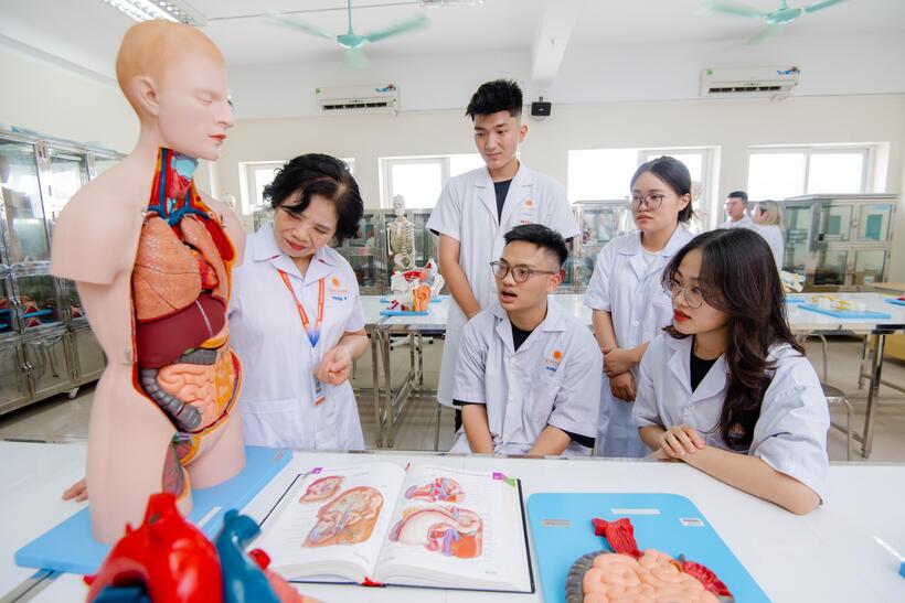 Xét tuyển ngành Y có môn xã hội, trường đại học cho rằng chất lượng vẫn được kiểm soát chặt. Ảnh: DNU